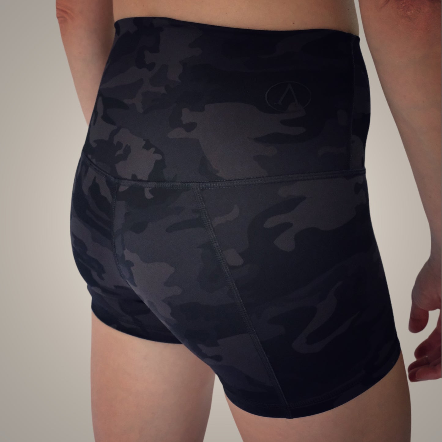 NOC URBAN SHORT TIGHT //